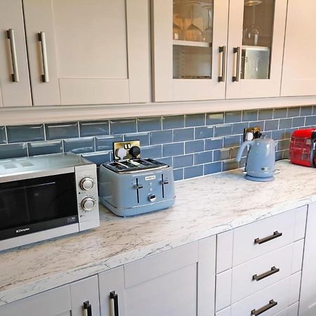 Tralee Townhouse Holiday Home By Trident Holiday Homes Bagian luar foto